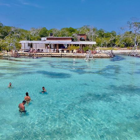 Medusa Hostel Isla Tintipan Tintipan Island Экстерьер фото