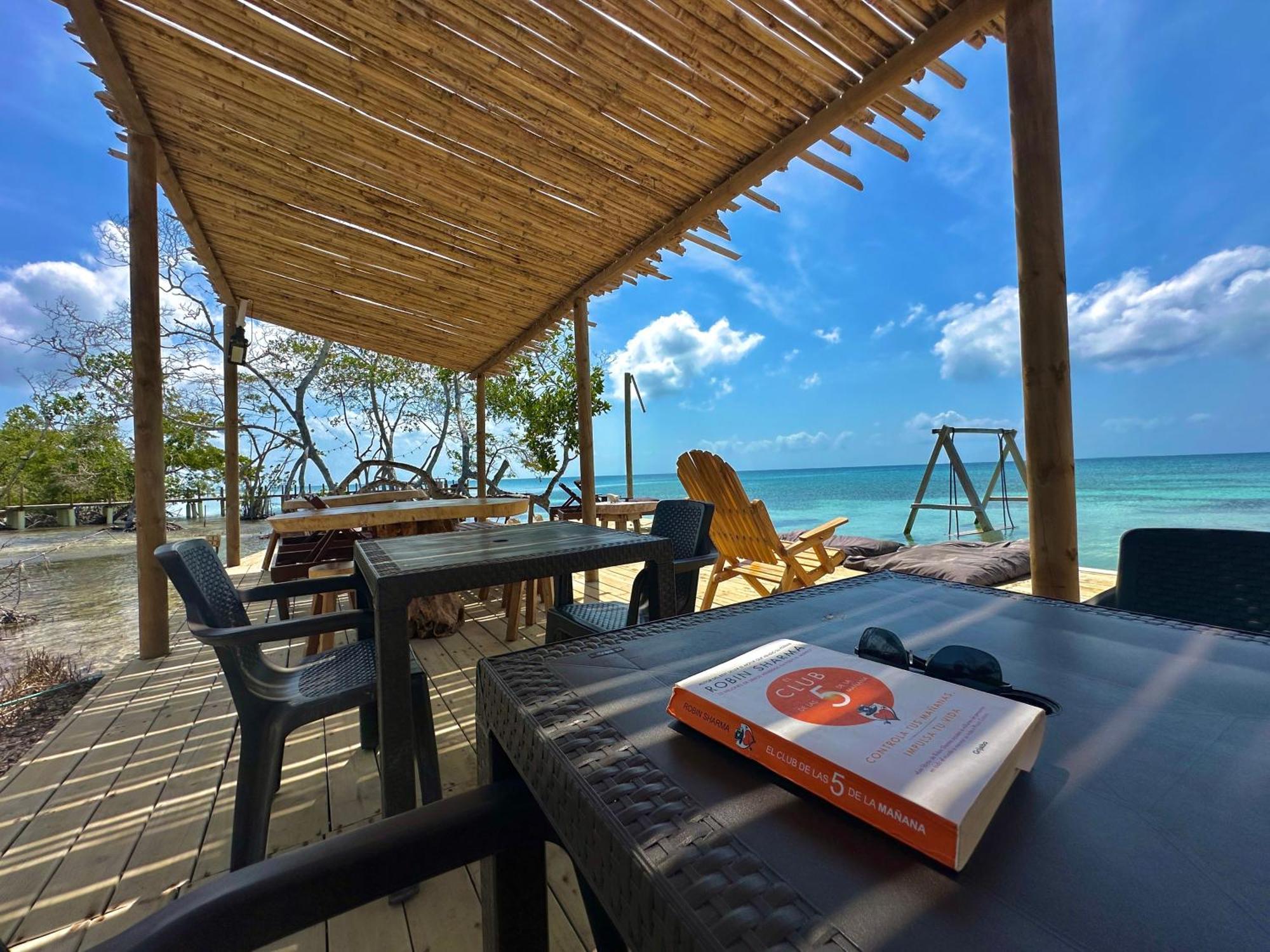 Medusa Hostel Isla Tintipan Tintipan Island Экстерьер фото