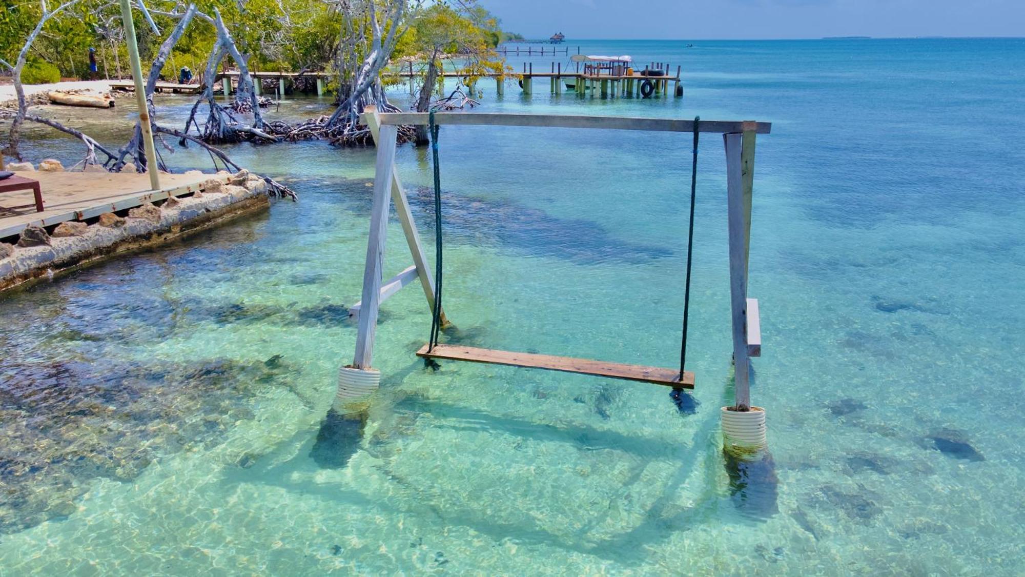 Medusa Hostel Isla Tintipan Tintipan Island Экстерьер фото