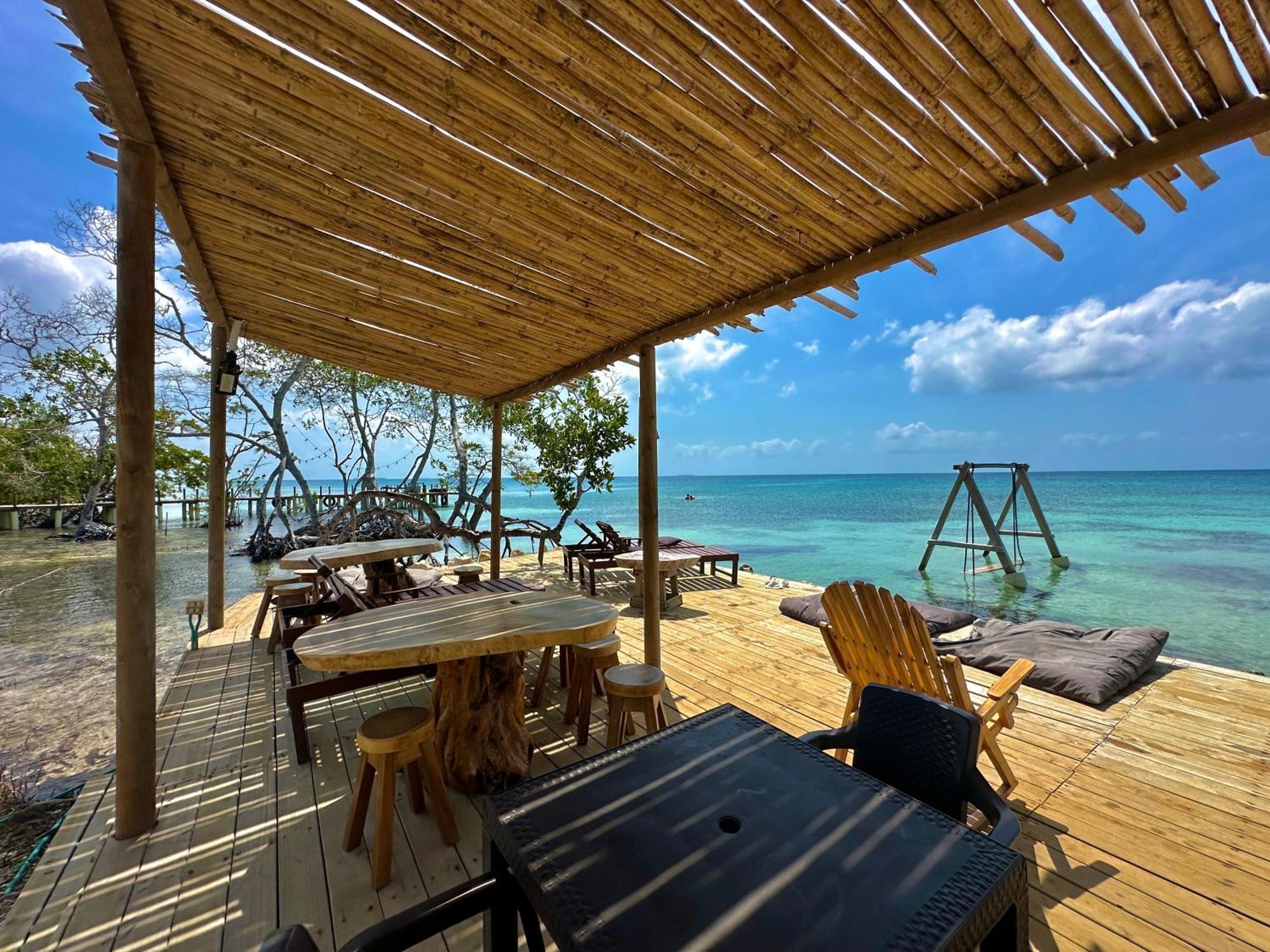 Medusa Hostel Isla Tintipan Tintipan Island Экстерьер фото