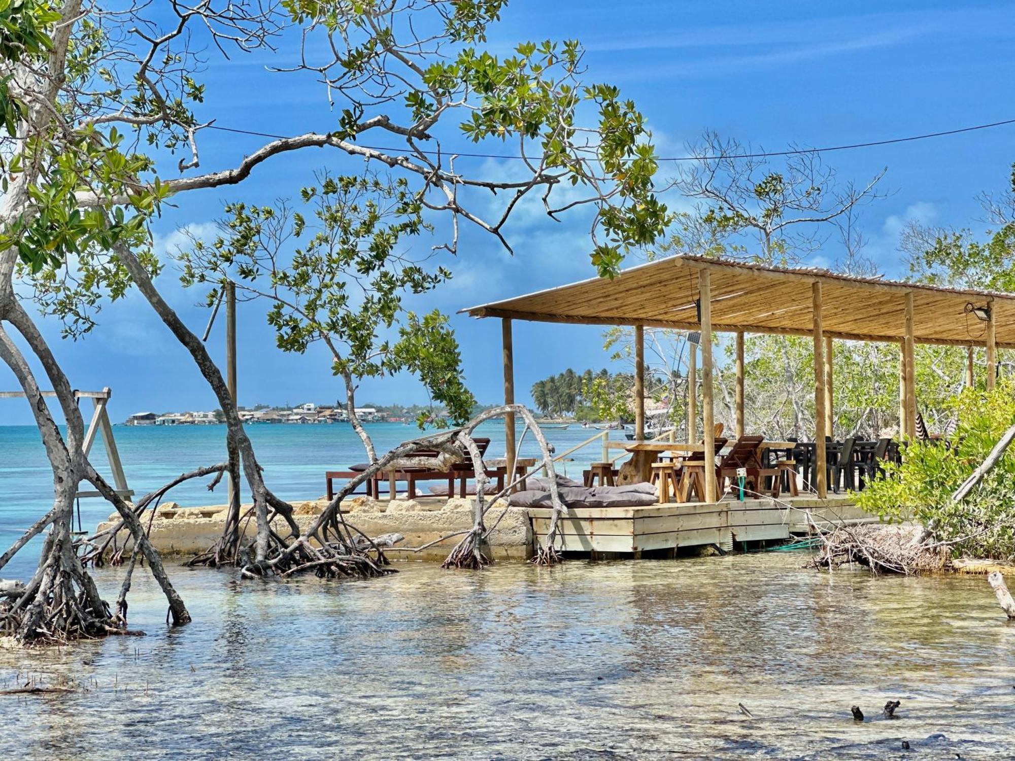Medusa Hostel Isla Tintipan Tintipan Island Экстерьер фото
